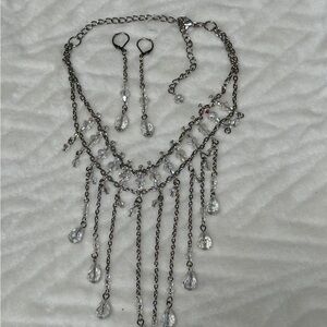 Elegant drop design Necklace and Earring Set